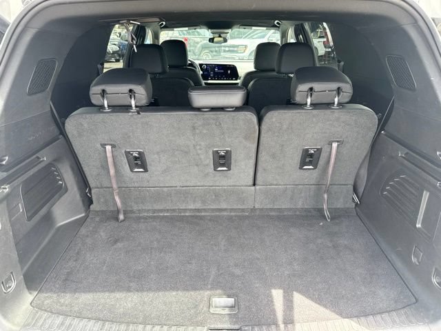 Used 2025 Chevrolet Traverse LT FWD image 6