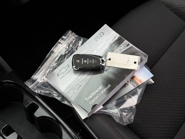 Used 2023 Chevrolet TrailBlazer RS w/ Convenience Package image 16