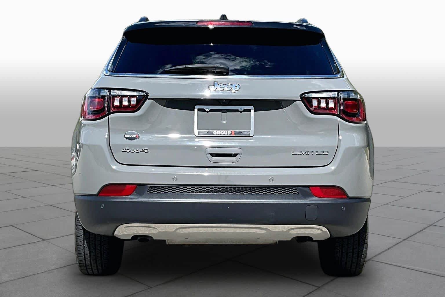 Used 2024 Jeep Compass Limited AWD/4WD image 5