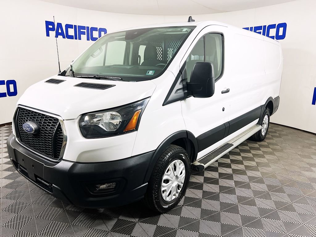 Certified 2024 Ford Transit 250 Low Roof w/ Exterior Upgrade Package RWD image 4