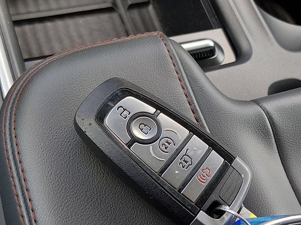 Certified 2025 Ford Expedition Active AWD/4WD image 24