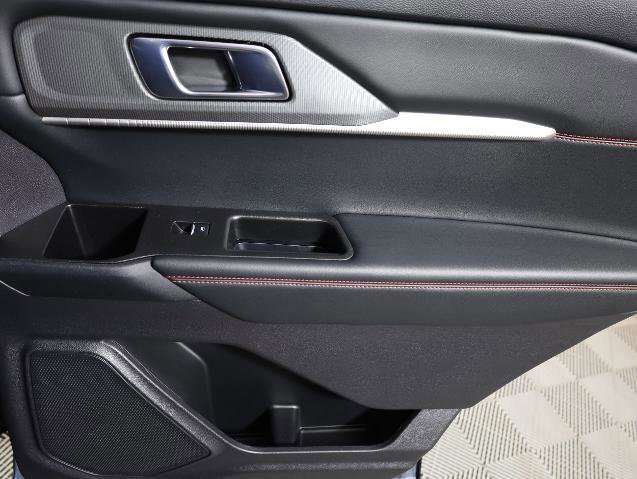 Certified 2025 Ford Explorer ST-Line w/ Premium Package image 33