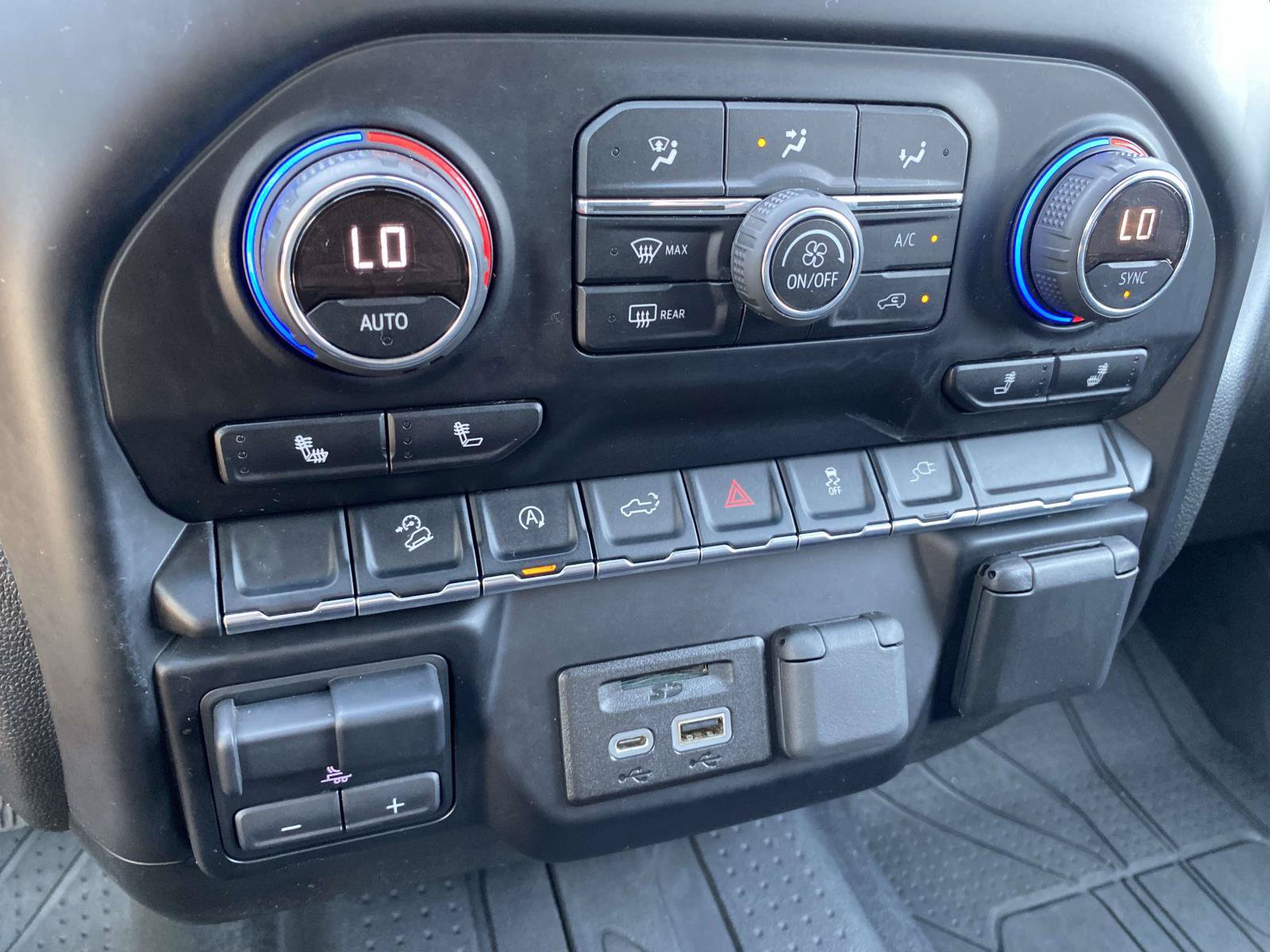 Used 2019 Chevrolet Silverado 1500 LT w/ All-Star Edition AWD/4WD image 26