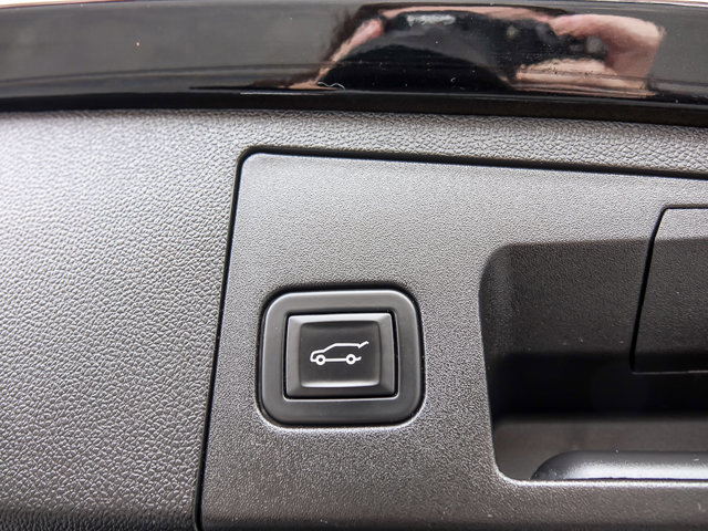 Used 2023 Cadillac XT4 Sport w/ Sun And Sound Package AWD/4WD image 25