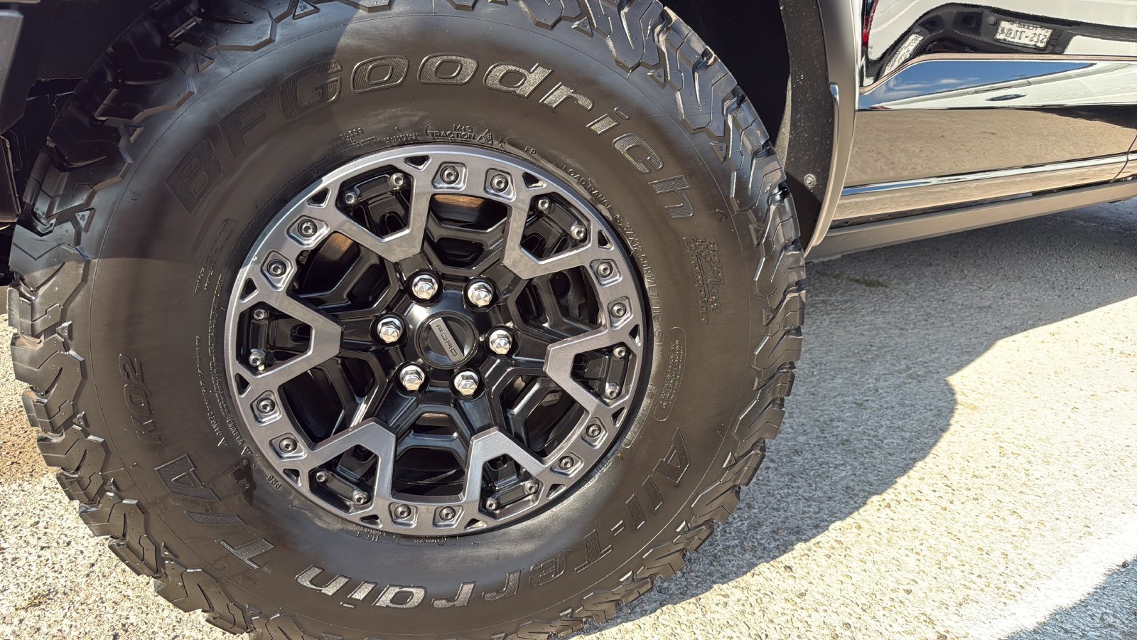 Certified 2025 Ford F150 Raptor w/ Equipment Group 803A Raptor R AWD/4WD image 29