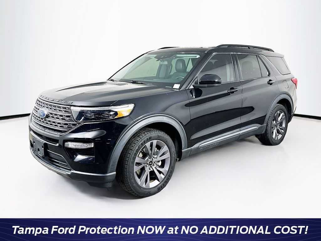 Certified 2022 Ford Explorer XLT w/ Equipment Group 202A AWD/4WD image 1