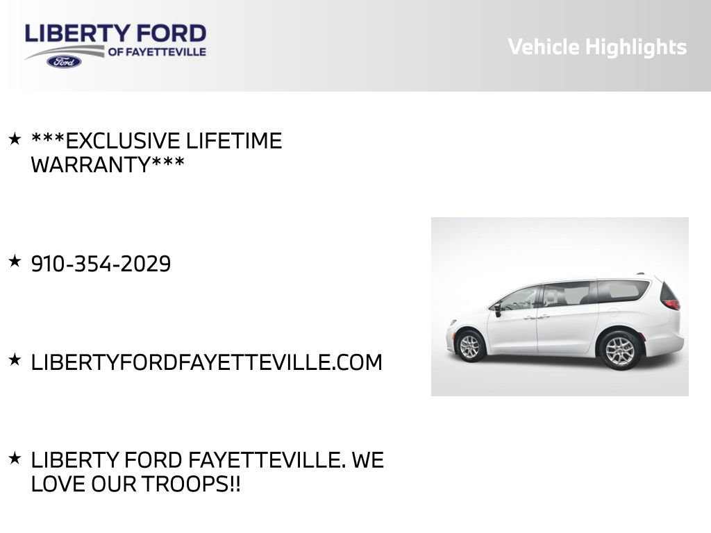 Used 2024 Chrysler Pacifica Touring-L FWD image 5