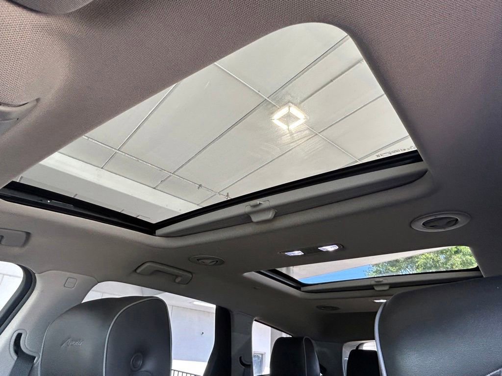 Used 2020 Buick Enclave Avenir w/ Avenir Technology Package FWD image 11