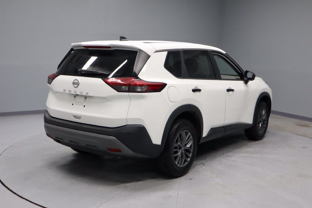 Used 2023 Nissan Rogue S FWD image 11