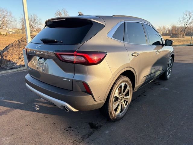 Certified 2023 Ford Escape Platinum w/ Premium Technology Package image 5