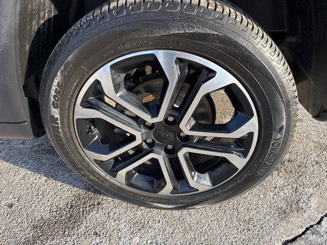 Used 2022 Jeep Compass Limited image 11