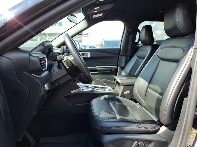 Certified 2020 Ford Explorer XLT w/ Equipment Group 202A AWD/4WD image 20