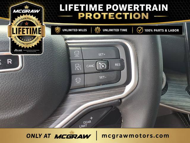 Used 2024 Jeep Wagoneer L Series II AWD/4WD image 17