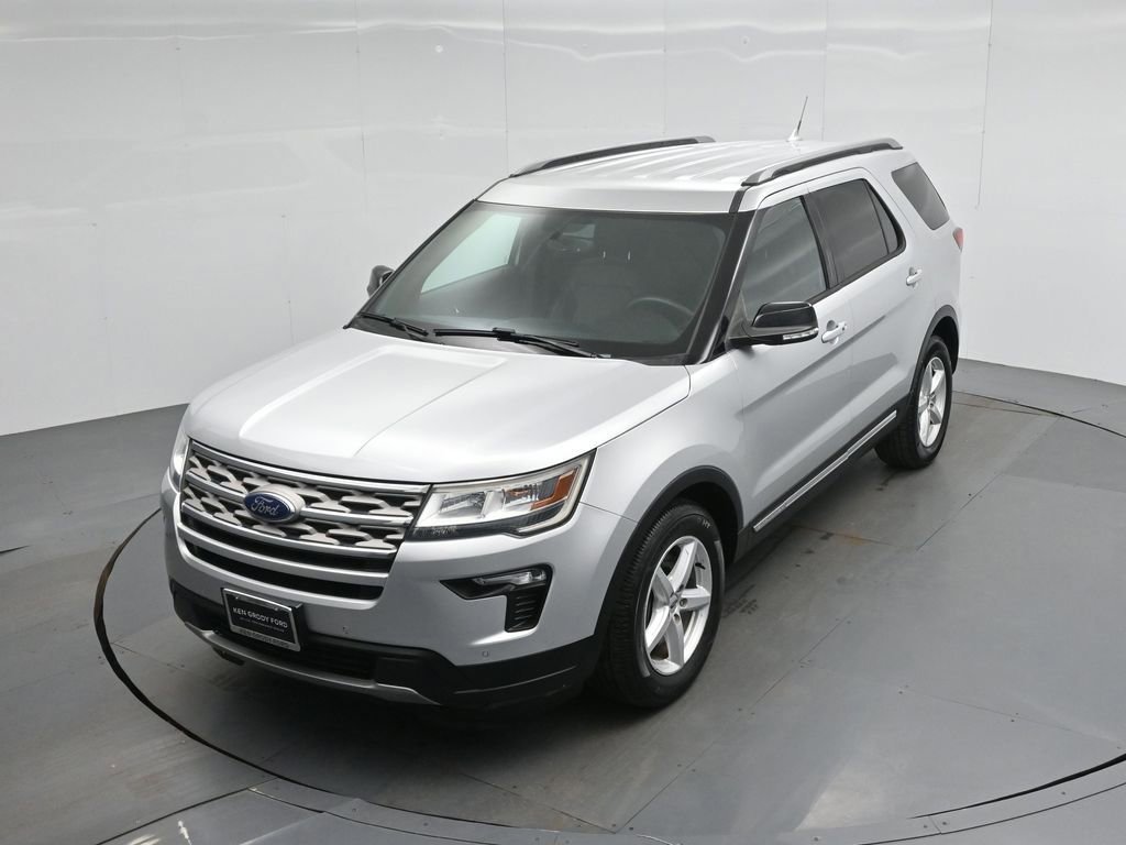 Certified 2018 Ford Explorer XLT w/ Equipment Group 202A image 30