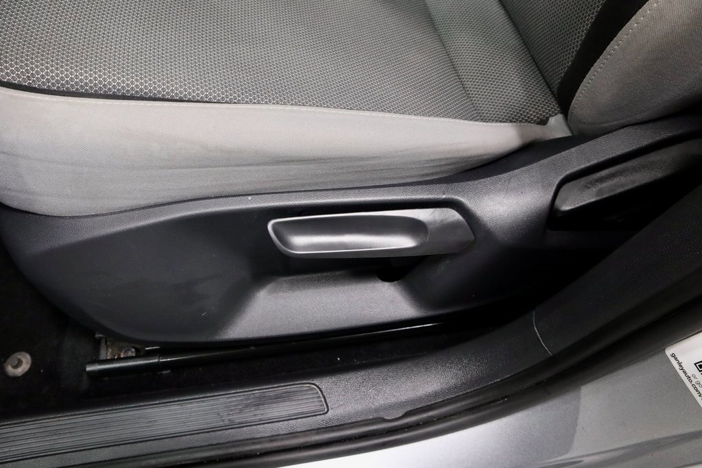 Used 2022 Volkswagen Taos S image 24