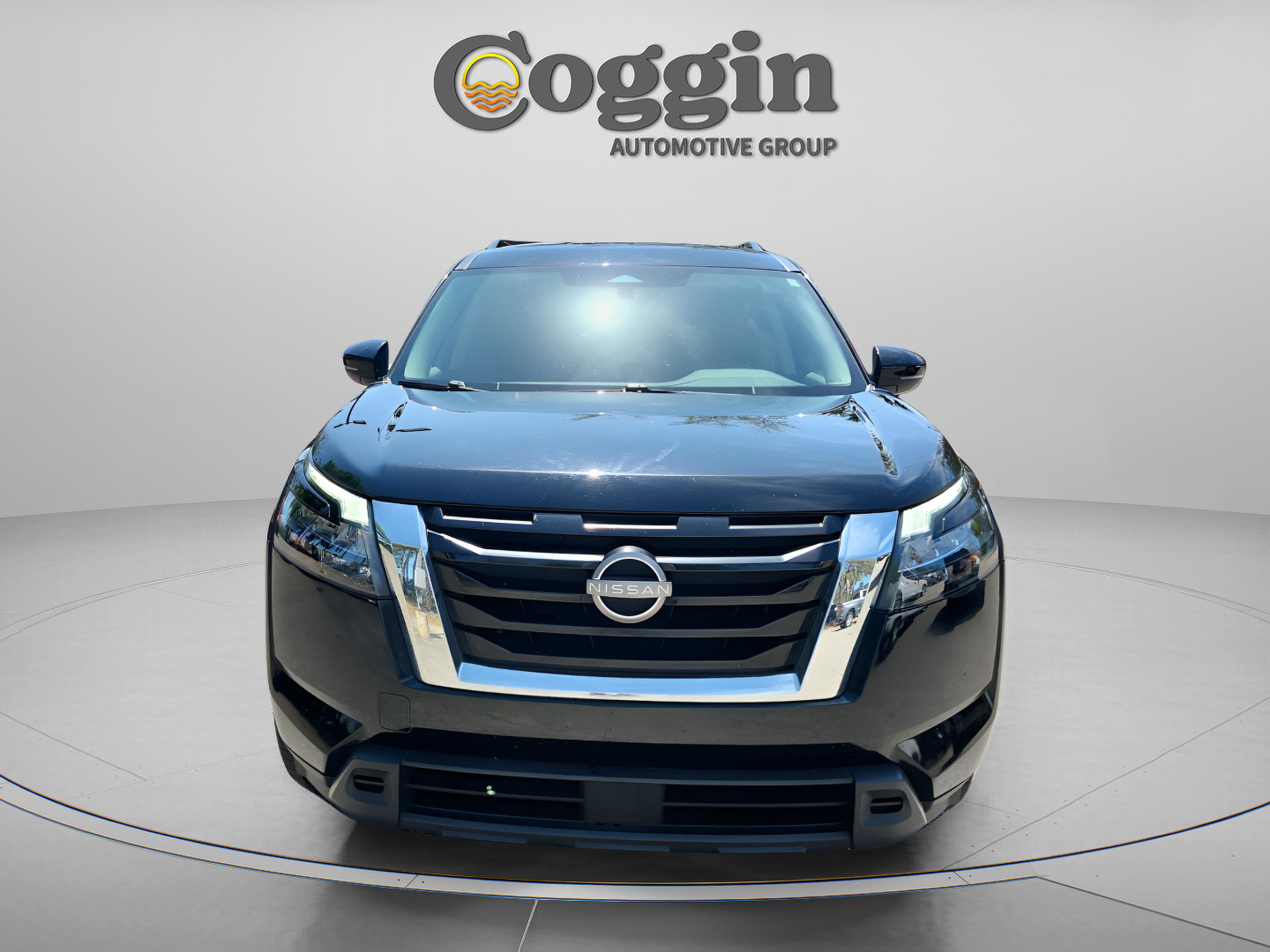 Used 2023 Nissan Pathfinder SV image 8