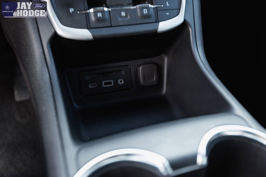 Used 2024 GMC Terrain SLT image 38