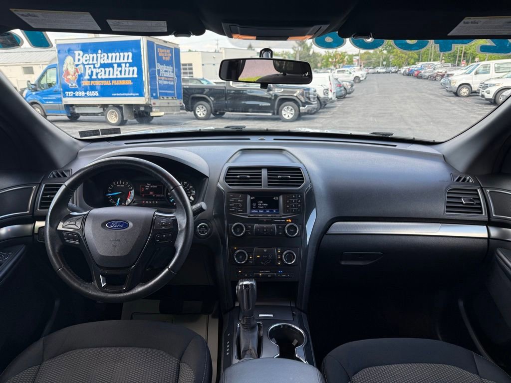Certified 2018 Ford Explorer XLT AWD/4WD image 15