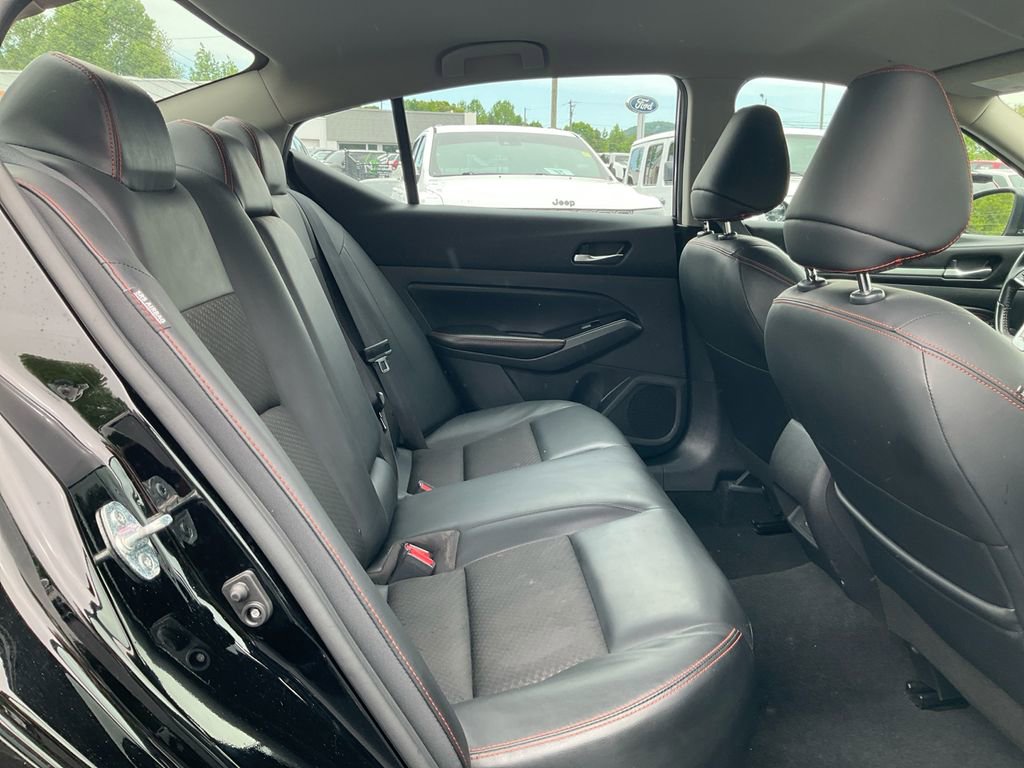 Used 2023 Nissan Altima 2.5 SR FWD image 13