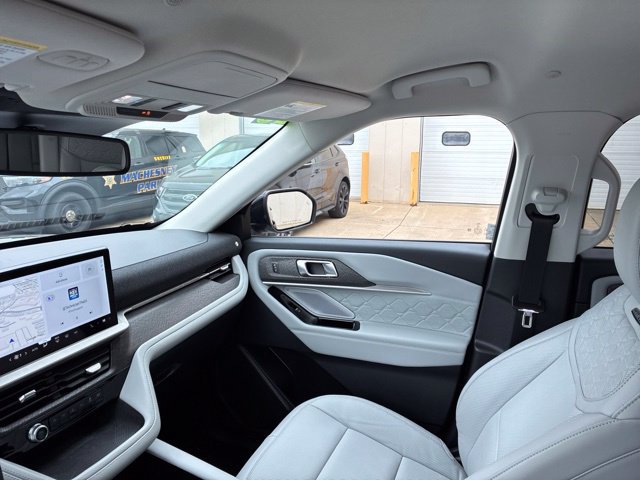 Certified 2026 Ford Explorer Platinum w/ LUX Leather Package AWD/4WD image 20