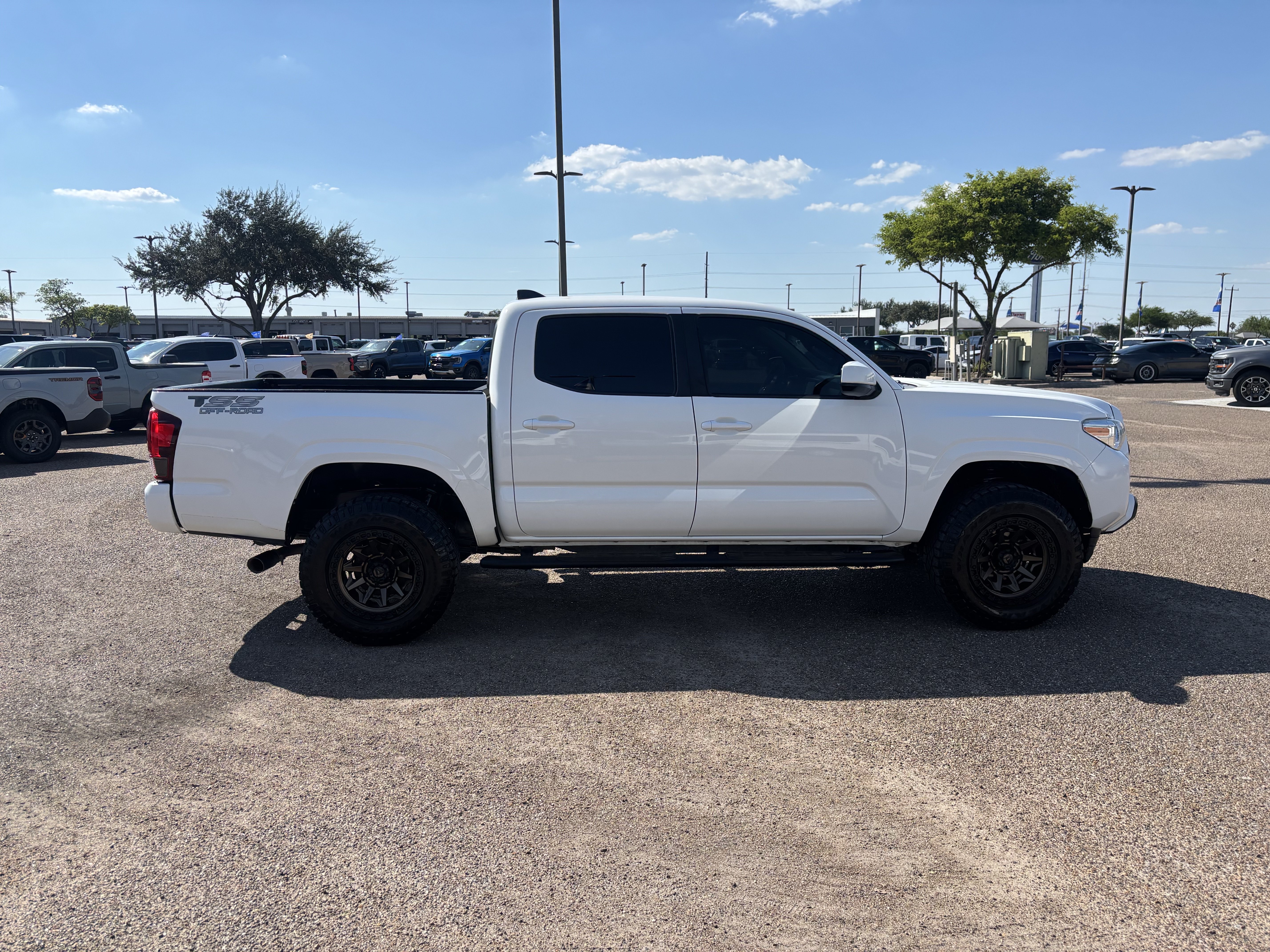 Used 2021 Toyota Tacoma SR w/ SR Convenience Package RWD image 4