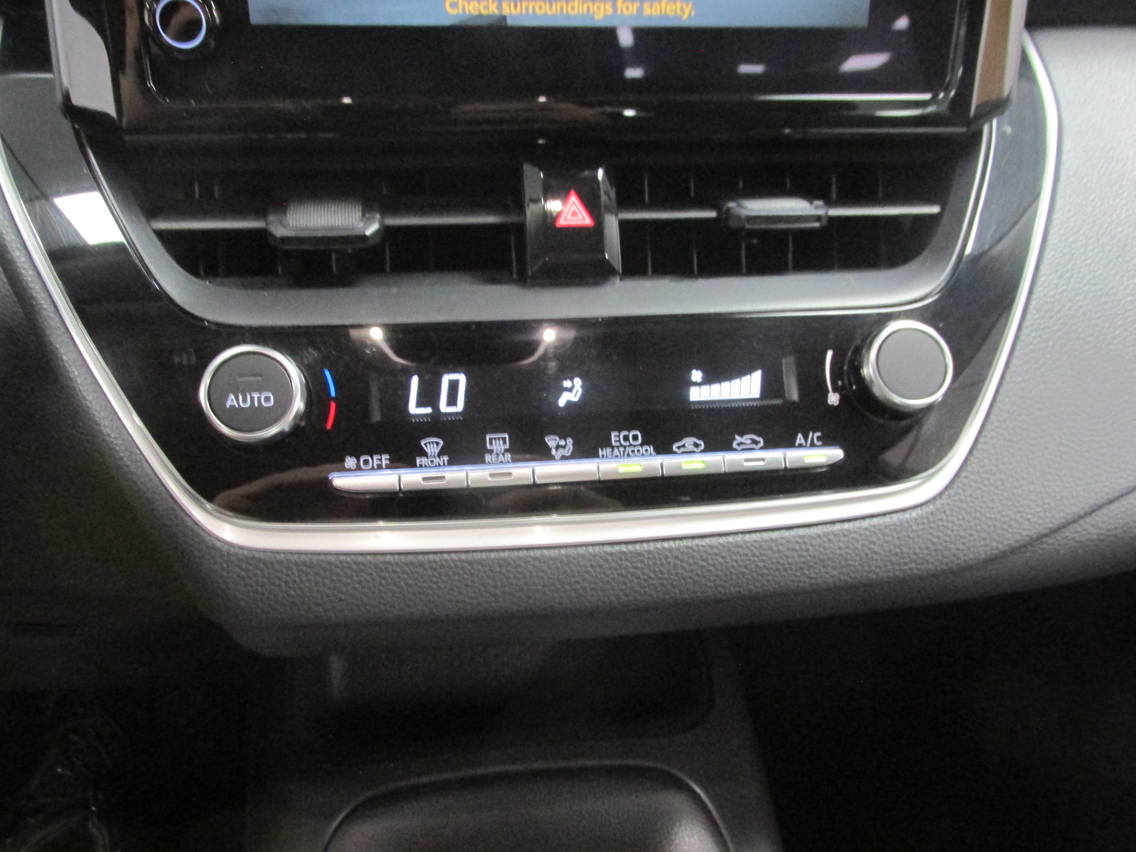 Used 2025 Toyota Corolla LE FWD image 35