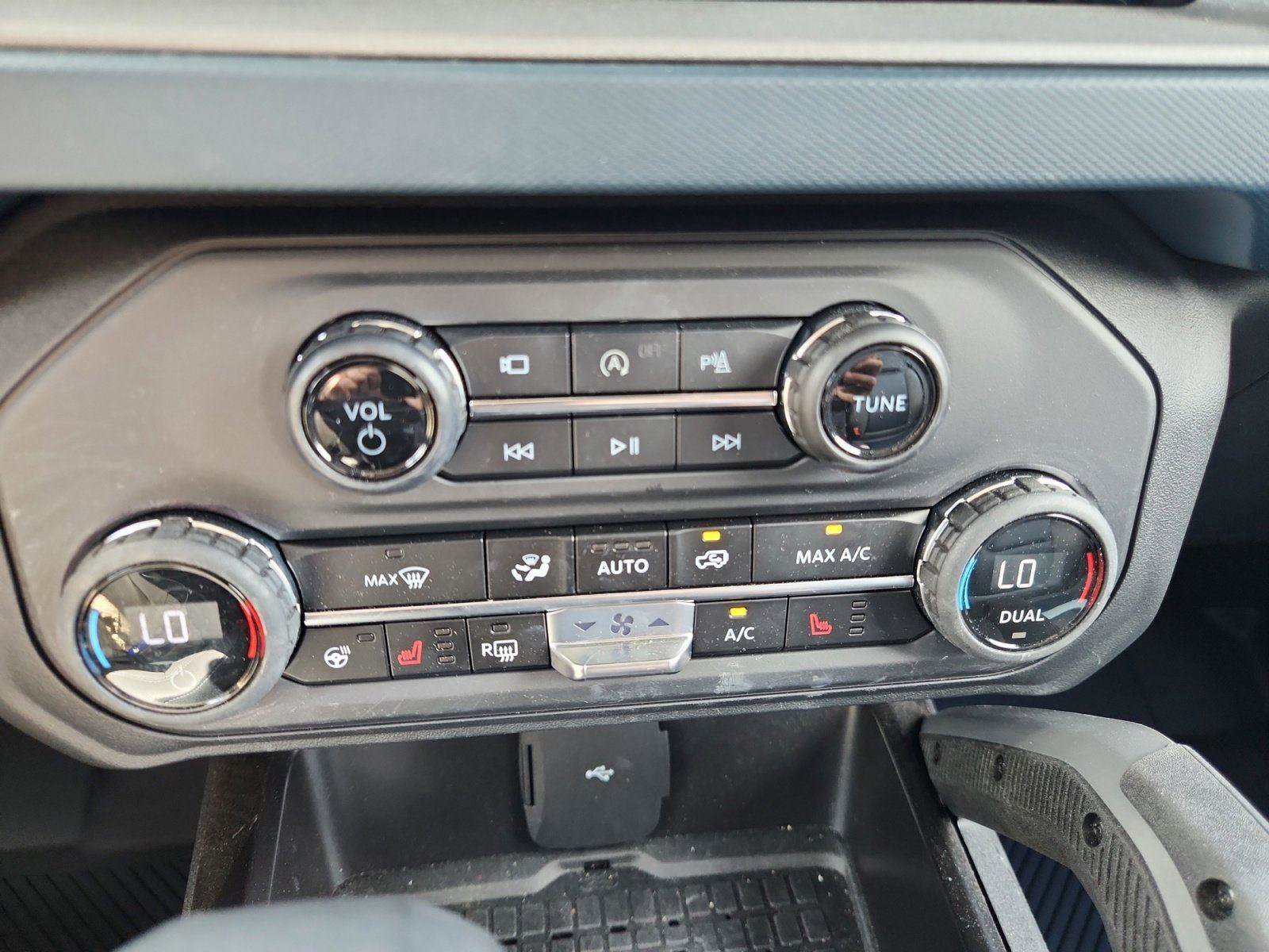 Certified 2024 Ford Bronco Outer Banks AWD/4WD image 25