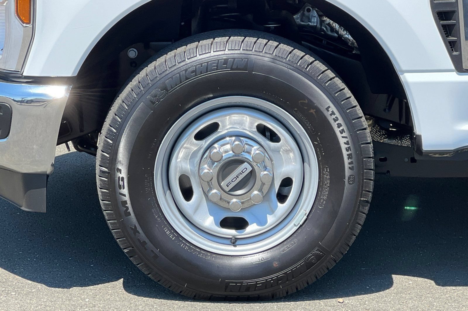 Certified 2024 Ford F250 XL w/ XL Chrome Package RWD image 23