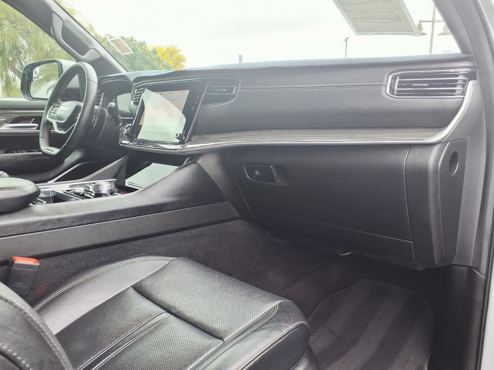 Used 2022 Jeep Wagoneer Series III w/ Flexible Seating Group image 10