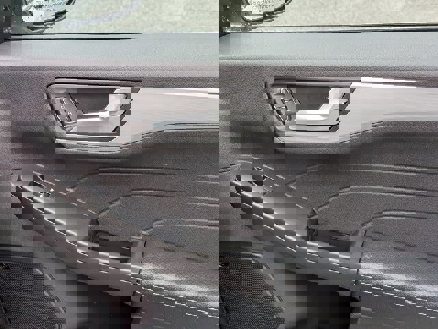 Certified 2024 Ford Escape SE w/ PHEV Premium Package image 39