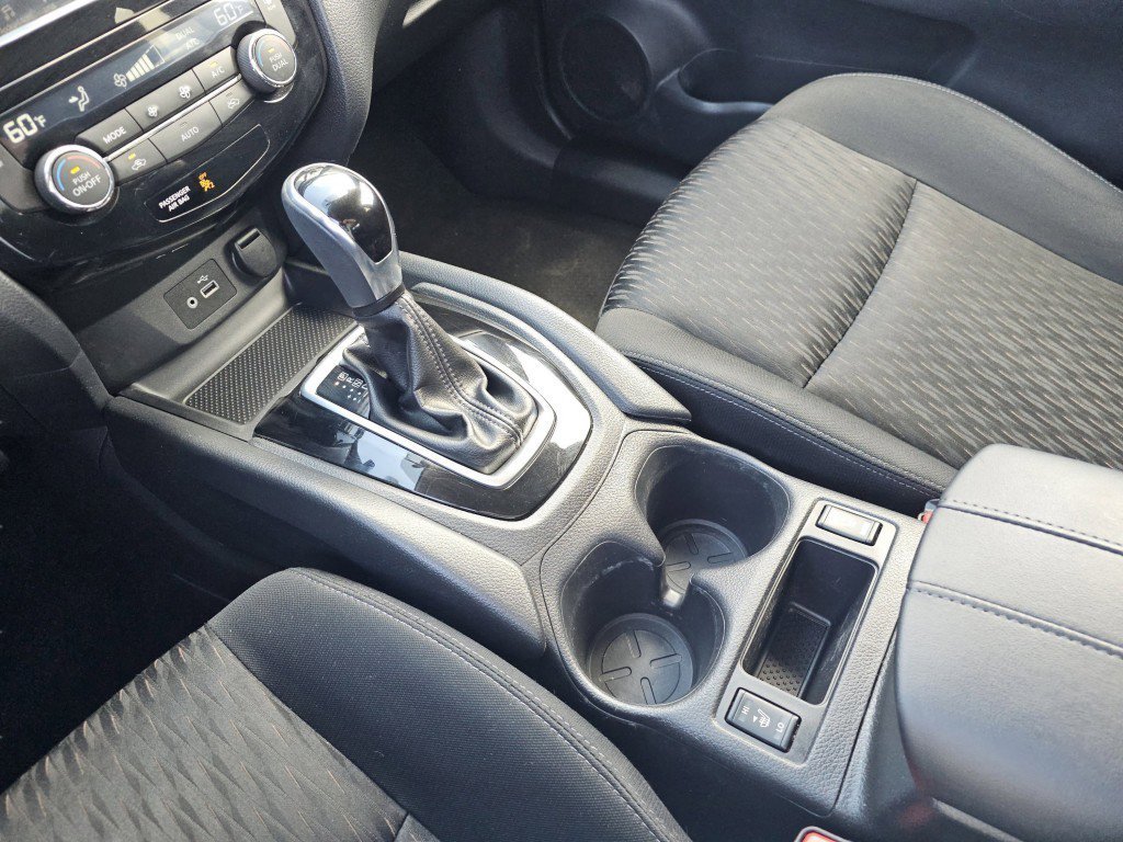 Used 2018 Nissan Rogue SV AWD/4WD image 31