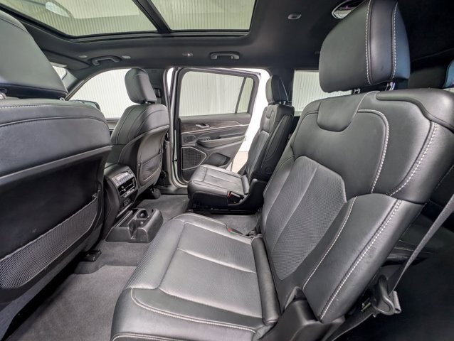 Used 2026 Jeep Grand Cherokee L Limited AWD/4WD image 14