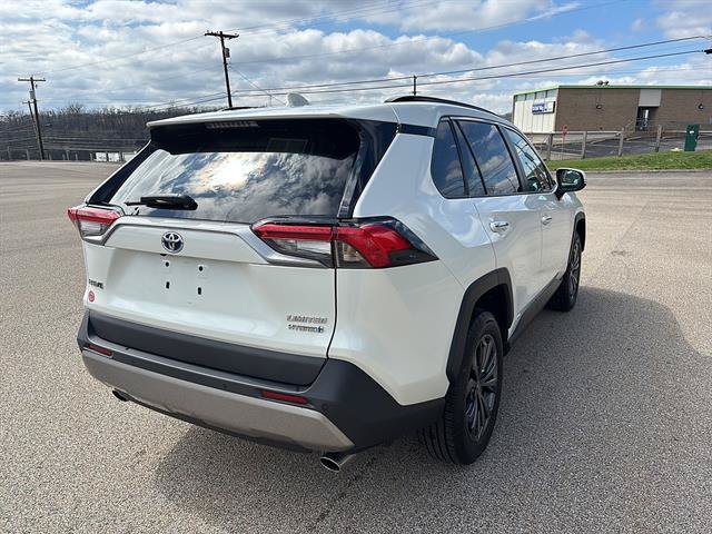 Used 2022 Toyota RAV4 Limited AWD/4WD image 4