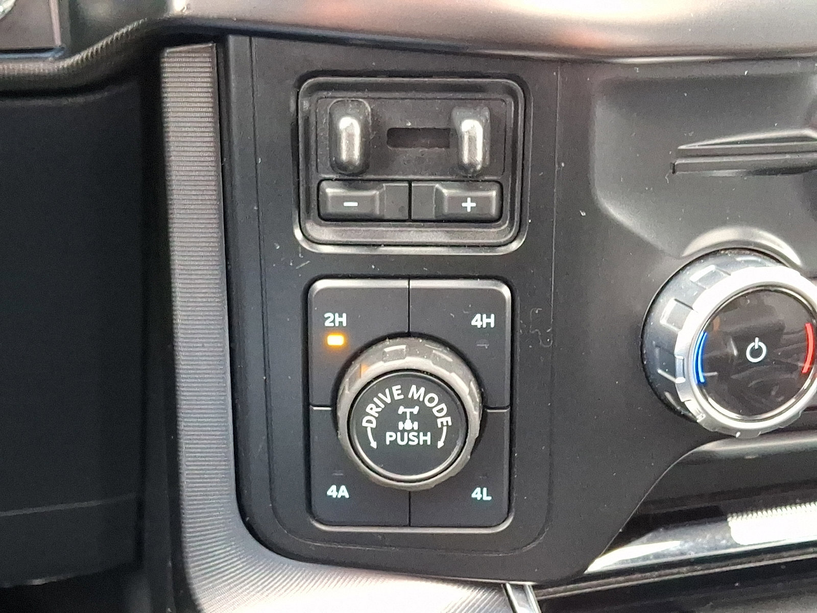 Certified 2023 Ford F150 Platinum w/ Equipment Group 701A High image 27