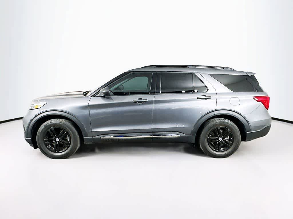 Certified 2024 Ford Explorer XLT RWD image 3