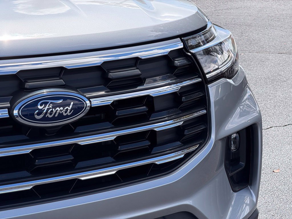 Certified 2025 Ford Explorer Active w/ Active Comfort Package RWD image 22