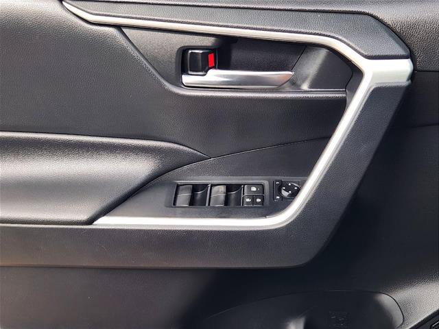 Used 2021 Toyota RAV4 XLE FWD image 22