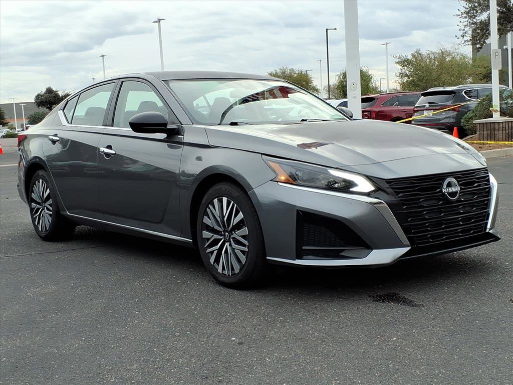 Used 2024 Nissan Altima 2.5 SV image 7