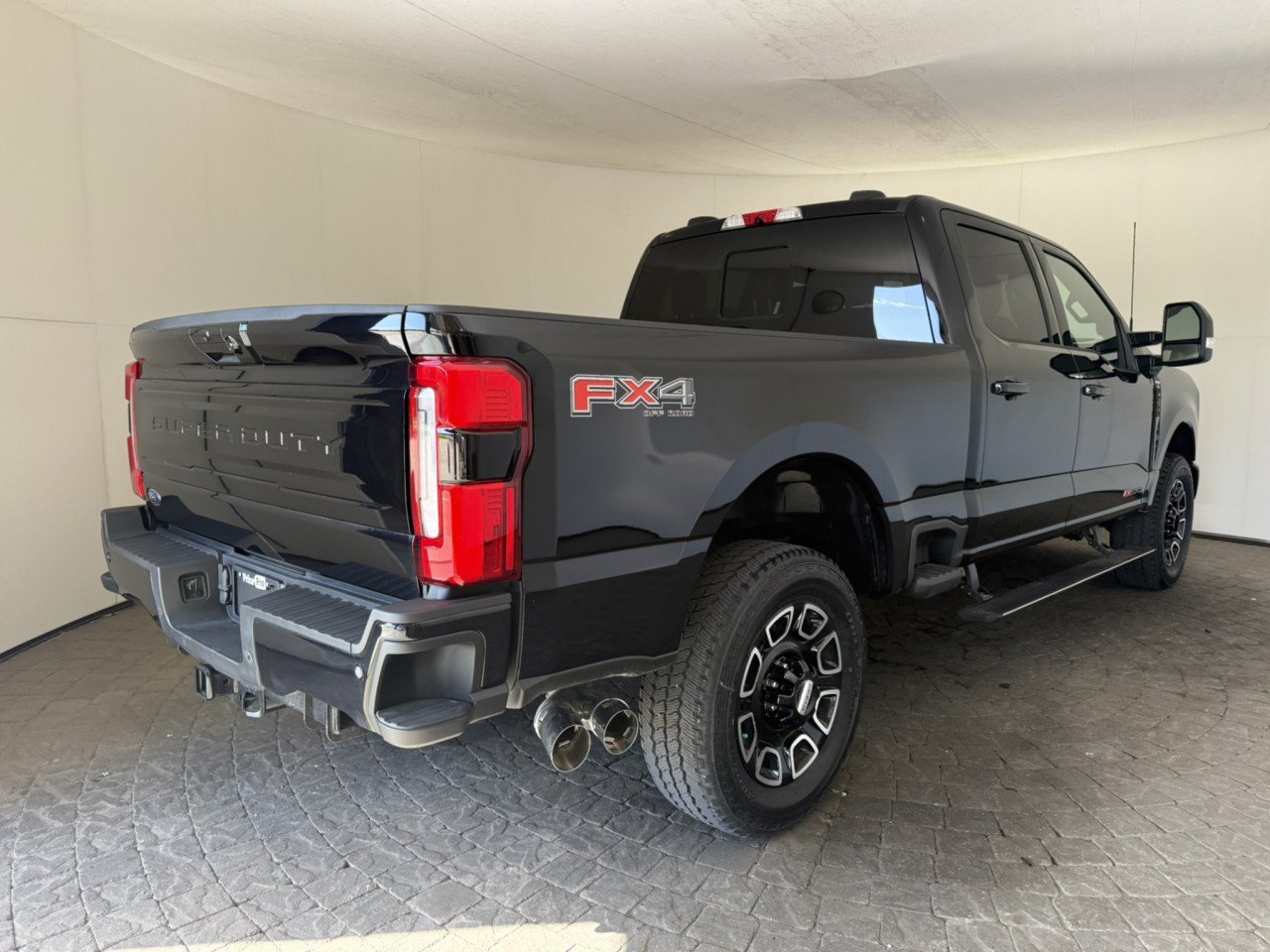 Certified 2025 Ford F250 Platinum AWD/4WD image 7