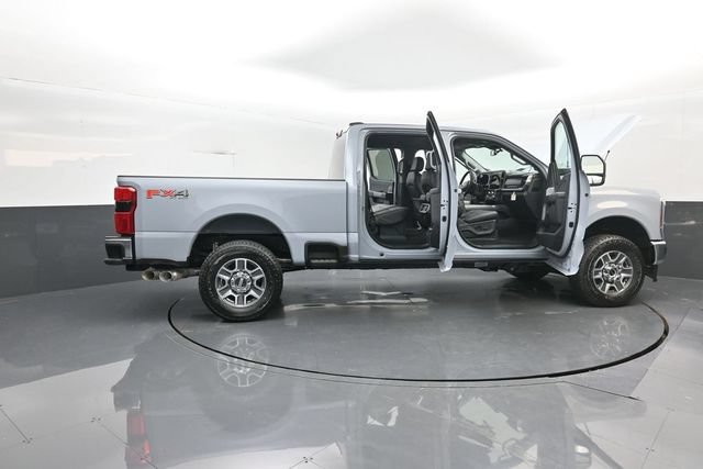 Certified 2026 Ford F250 Lariat w/ FX4 Off-Road Package AWD/4WD image 32