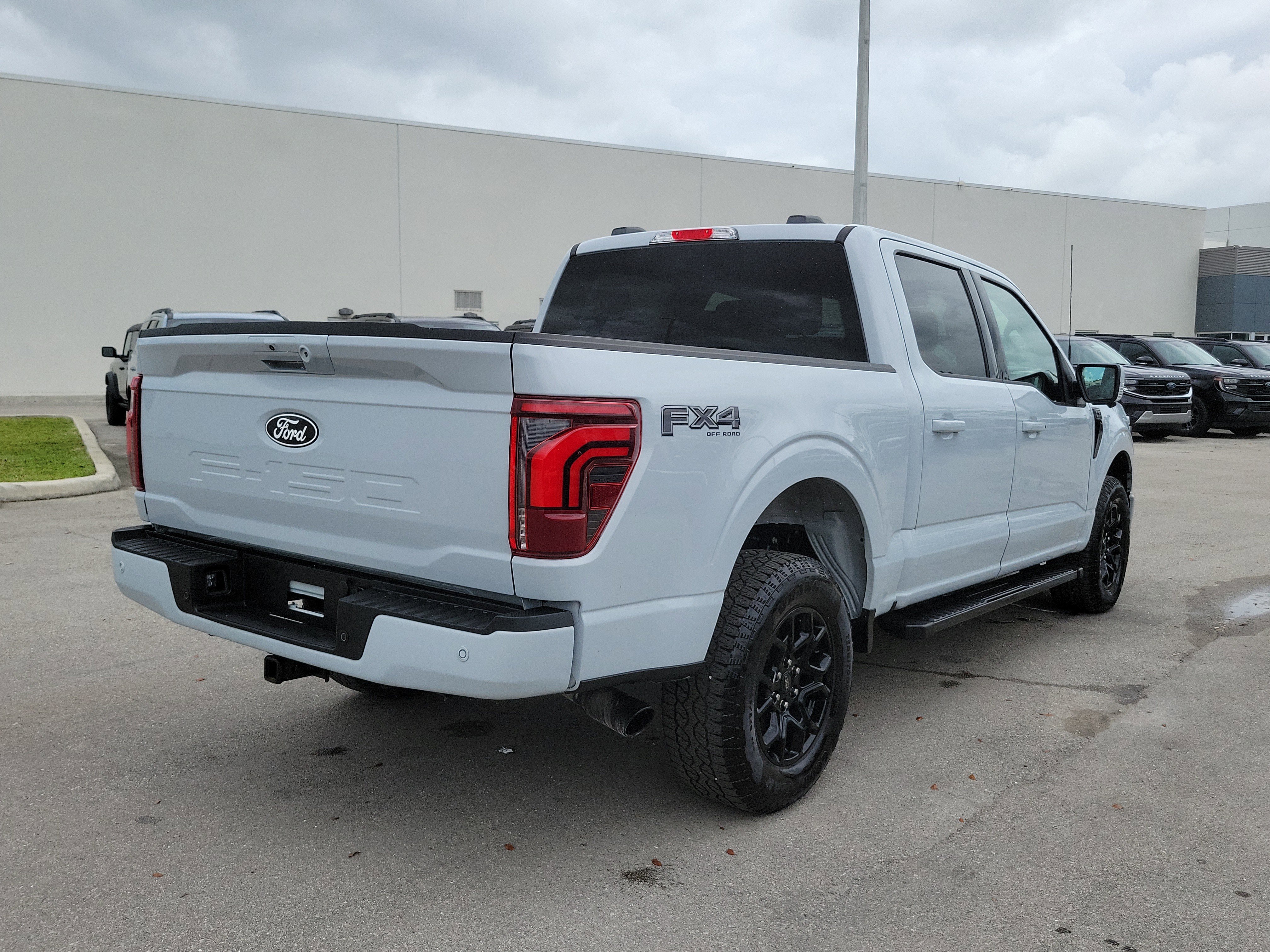 Certified 2025 Ford F150 Lariat w/ FX4 Off-Road Package AWD/4WD image 5