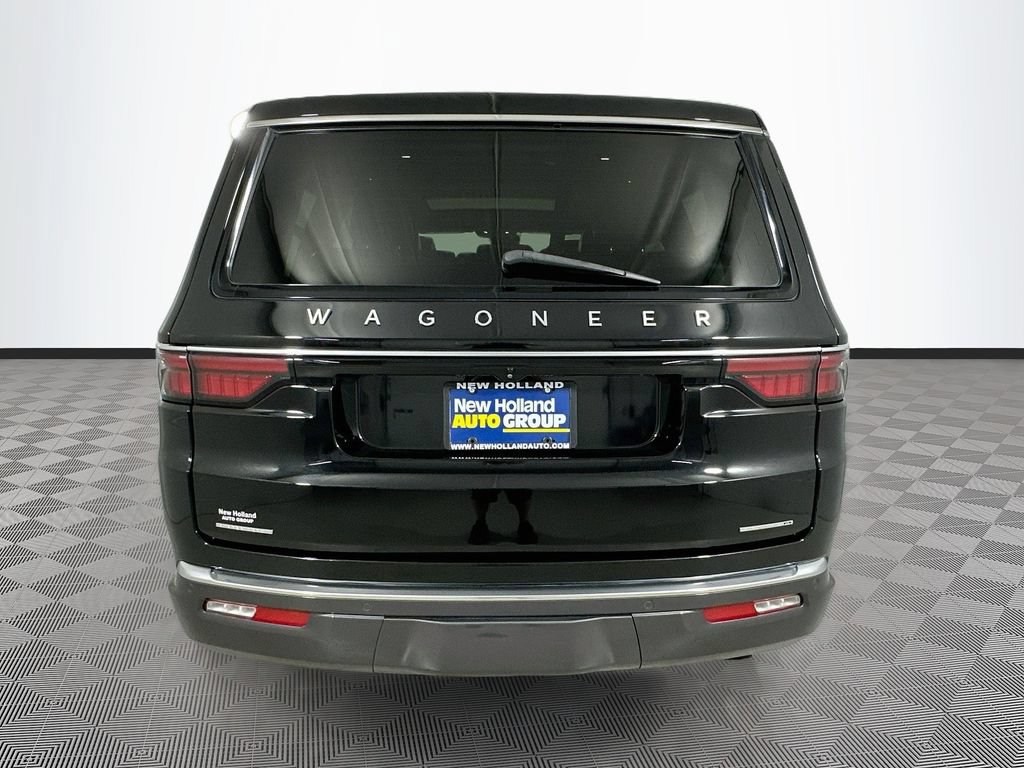 Used 2022 Jeep Wagoneer Series III w/ Premium Group I AWD/4WD image 9