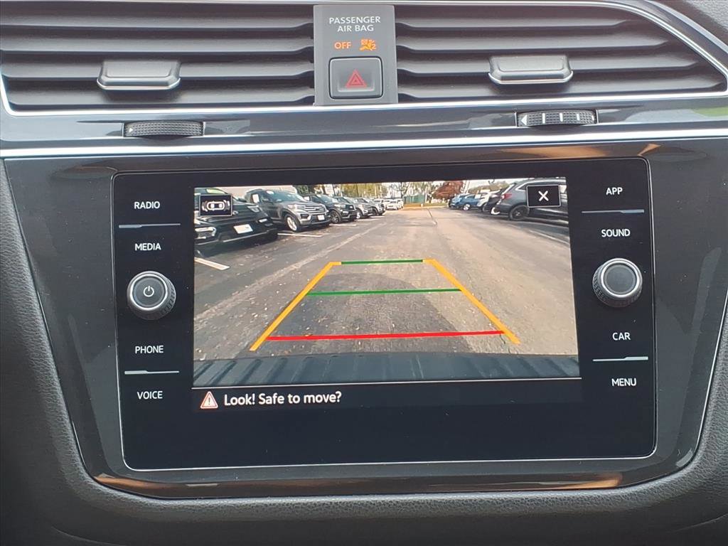 Used 2024 Volkswagen Tiguan SE R-Line image 29