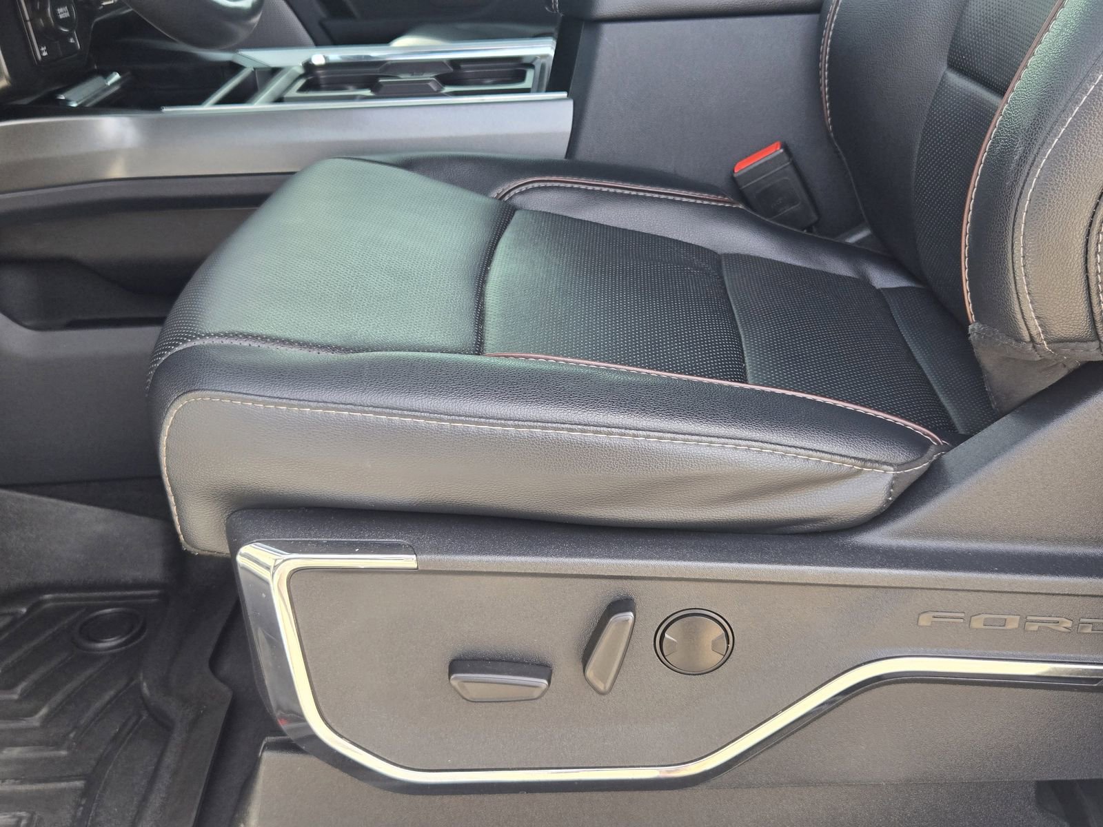 Certified 2023 Ford F250 Lariat w/ Tow Technology Package image 26