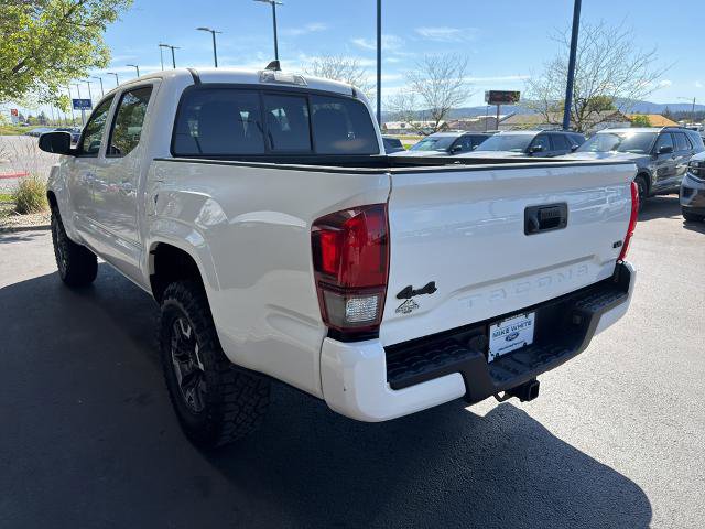 Used 2021 Toyota Tacoma SR AWD/4WD image 12