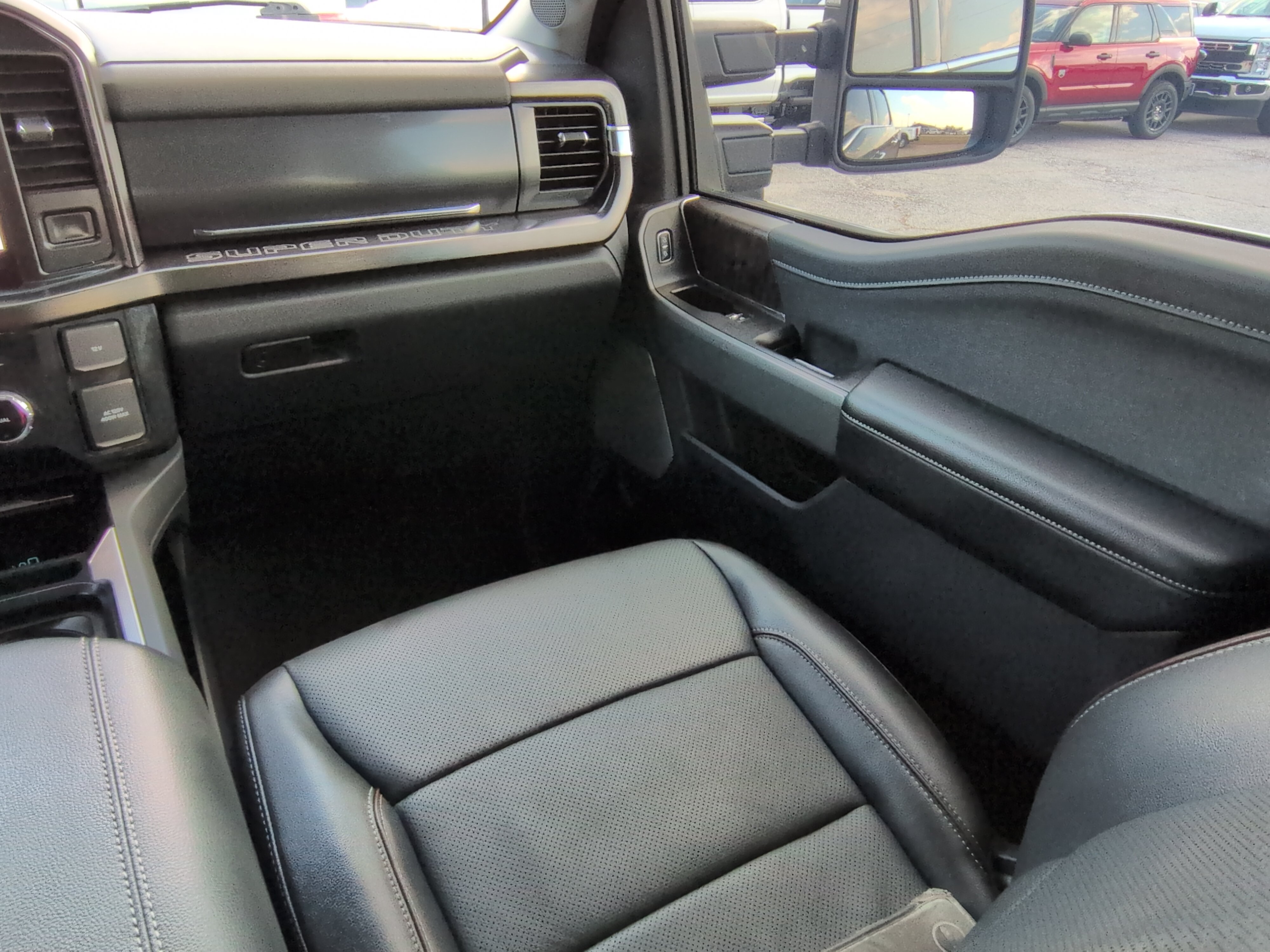 Certified 2024 Ford F250 Lariat w/ Chrome Package AWD/4WD image 15