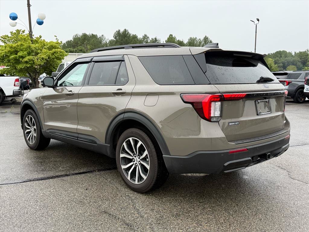 Certified 2026 Ford Explorer ST-Line AWD/4WD image 3