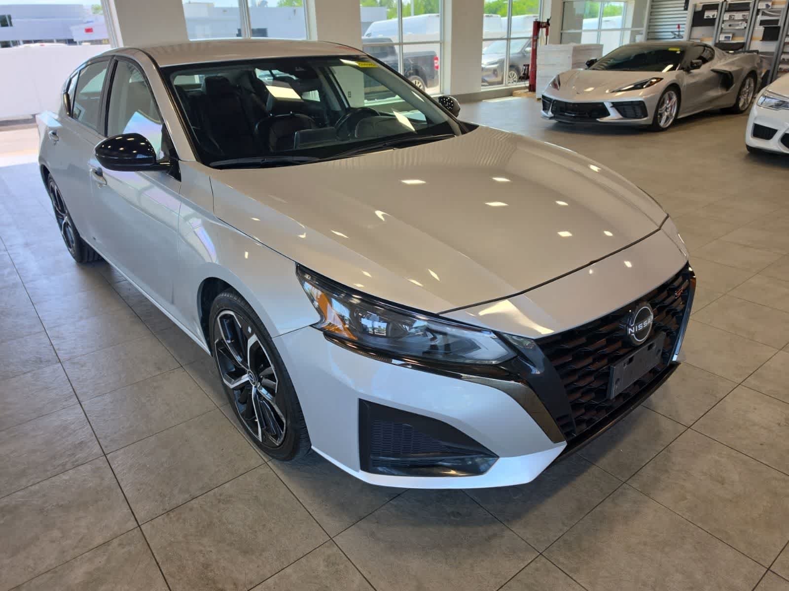 Used 2023 Nissan Altima 2.5 SR FWD image 5