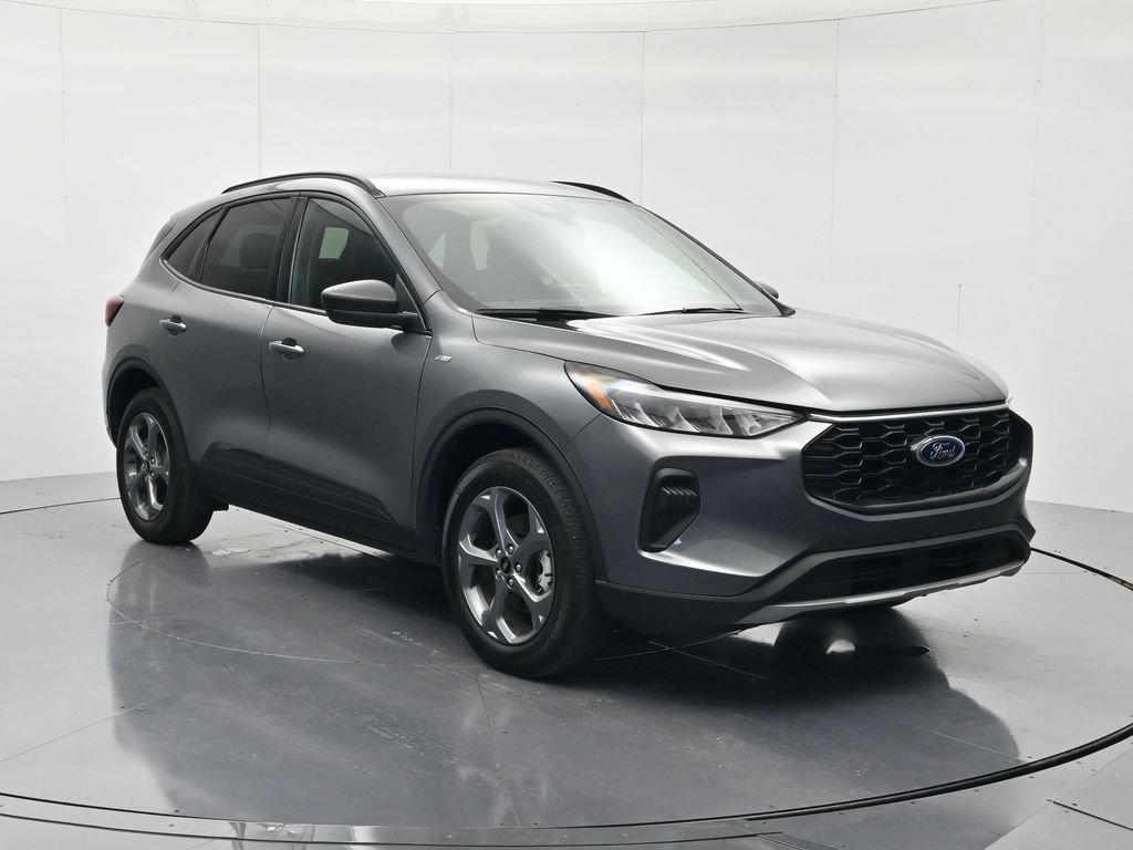 Certified 2025 Ford Escape ST-Line AWD/4WD image 3