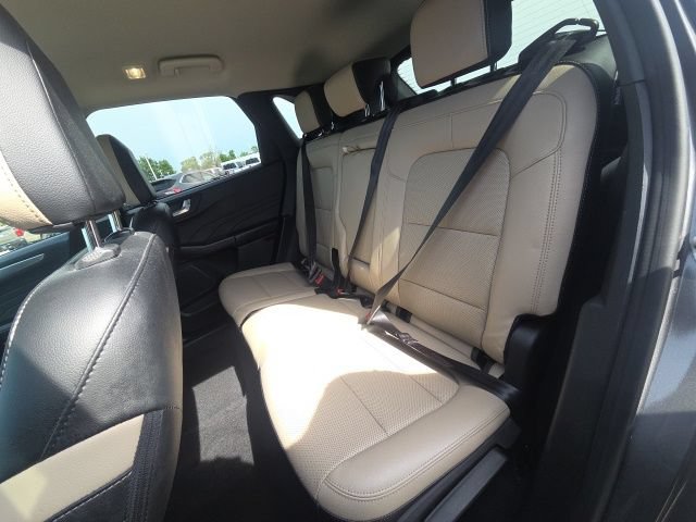 Certified 2022 Ford Escape Titanium AWD/4WD image 17